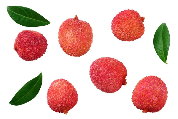 Fräsch Litchi med löv isolerade på vit bakgrund. vy uppifrån — Stockfoto