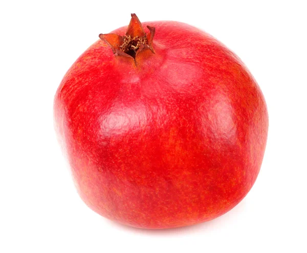 Una fruta de granada aislada sobre un fondo blanco — Foto de Stock