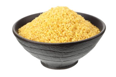 beyaz arka plan üzerinde izole kase kuru bulgur buğday 