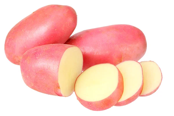 Surový červený brambor izolovaný na bílém pozadí — Stock fotografie