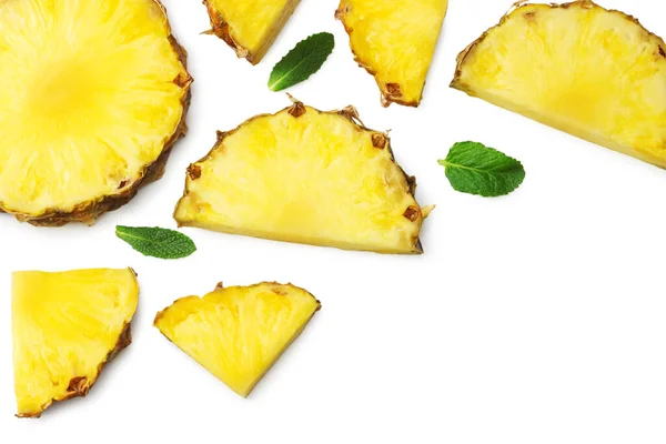 Reife Ananas Scheiben Geschnitten Isoliert Auf Weißem Hintergrund Gesunder Hintergrund — Stockfoto