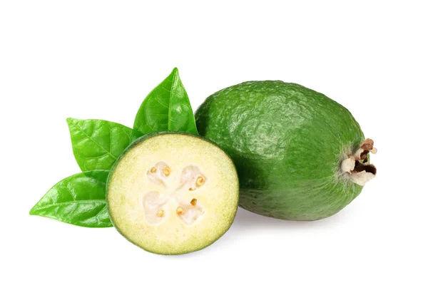 Feijoa Frutta Tropicale Con Fette Isolate Fondo Bianco Acca Sellowiana — Foto Stock