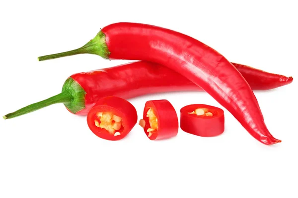 Gesneden Rode Hete Chili Pepers Geïsoleerd Witte Achtergrond — Stockfoto