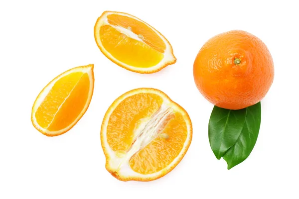 Scheiben Geschnittene Orange Mit Grünem Blatt Isoliert Auf Weißem Hintergrund — Stockfoto