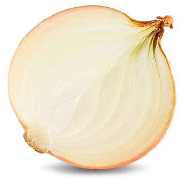 Soğanın yarısı beyaz arka planda izole edilmiş. Tam alan derinliği. kırpma yolu