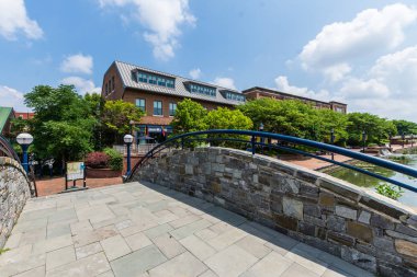Corroll Creek Promenade 'de Frederick Maryland şehir merkezinde tarihi bina