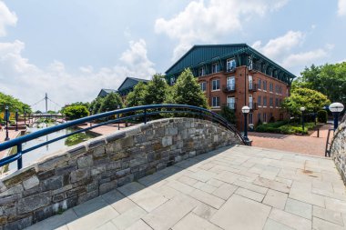 Corroll Creek Promenade 'de Frederick Maryland şehir merkezinde tarihi bina