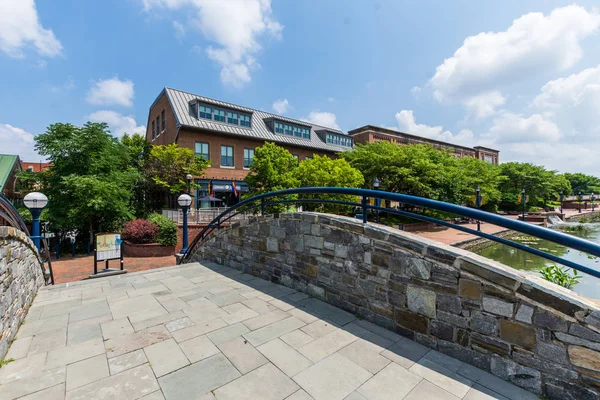 Corroll Creek Promenade 'de Frederick Maryland şehir merkezinde tarihi bina