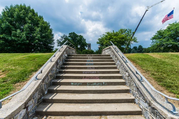 Joseph Dill Baker Memorial Carillon Historiallisessa Frederick Marylands Baker Puistossa — kuvapankkivalokuva