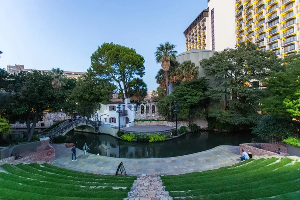 San Antonios turizm hedef Nehri'nin belgesel görüntü Teksas'ta yürümek..