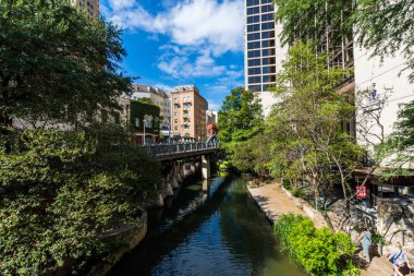Ünlü San Antonio Nehri yürüyüş Downtown San Antonio, Teksas..