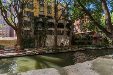 Teksas'ın ünlü doğal San Antonio Nehri yürüyüş..