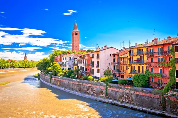 Város Verona Adige Riverfront Meg Színes Építészet Turisztikai Célpont Veneto — Stock Fotó