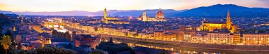 Floransa cityscape panoramik akşam görünümü, İtalya'nın Tuscany bölgesi