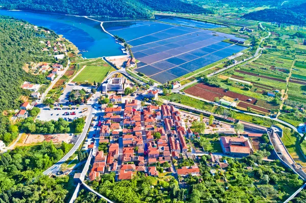 Città Ston Bay Campi Sale Vista Aerea Penisola Peljesac Dalmazia — Foto Stock