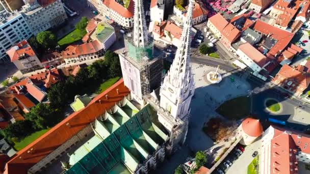 Zagreb Katedrali Tarihi Şehir Merkezi Hava Görünümü Hırvatistan Başkenti Ünlü — Stok video