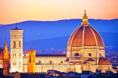 Floransa Duomo havadan gün batımı görünümü, İtalya'nın Tuscany bölgesi