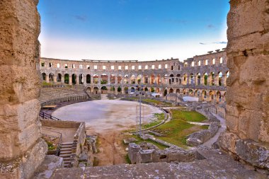 Arena Pula tarihi Roman amphitheater görünümü, Hırvatistan'ın Istria bölge