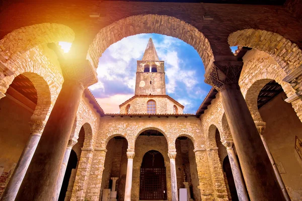 Basílica Eufrásica Arcadas Porec Vista Névoa Sol Torre Patrimônio Mundial — Fotografia de Stock