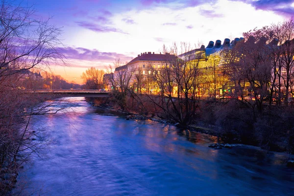 Avusturya Nın Styria Bölgesinde Graz Akşam Manzaralı Mur Nehri Kıyısı — Stok fotoğraf