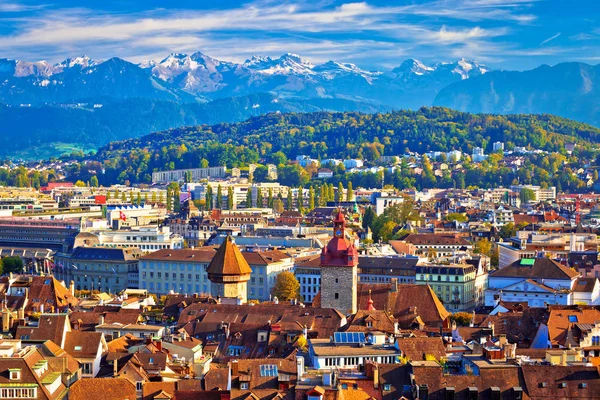 Idyllic Luzern Στέγες Και Κορυφές Apline Άποψη Φόντου Κεντρική Ελβετία — Φωτογραφία Αρχείου