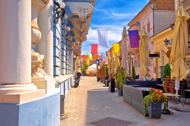 Novi Sad 'ın merkez caddesindeki restoran manzarası, Sırbistan' ın Voyvodina bölgesi
