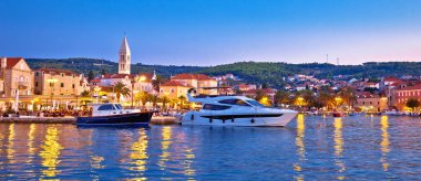 Supetar su günbatımı panoramik manzaralı, Brac Adası, Dalmaçya, Hırvatistan