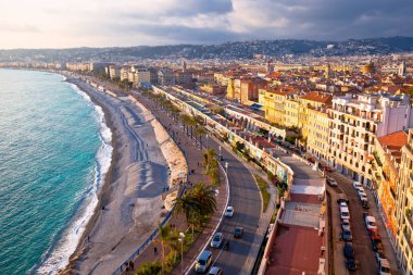 Güzel Promenade des Anglais, şehir su hava manzaralı, French riviera, Fransa'nın Alpes Maritimes bölümü