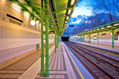 Viyana Stadtpark metro Ubahn istasyonu görüntülemek, Avusturya'nın başkenti 