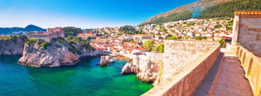 Dubrovnik defne ve tarihi duvarlar panoramik görünüm