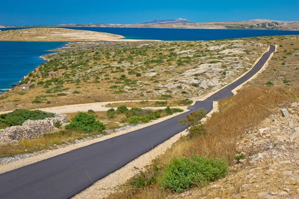 Zona di Zara paesaggio desertico di pietra vicino all'isola di Zecevo — Foto Stock