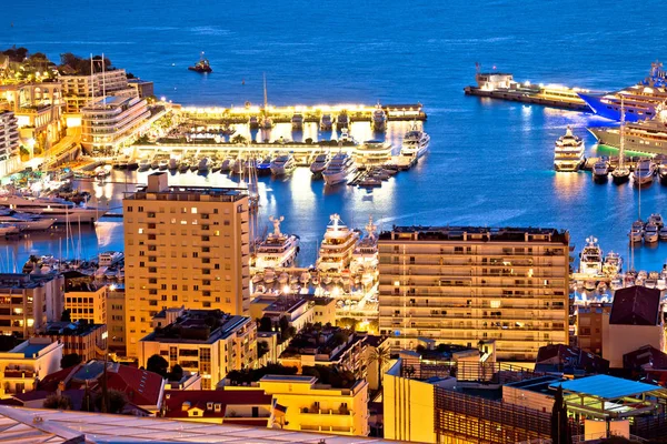 Monte Carlo iatismo porto e colorido vista à beira-mar à noite — Fotografia de Stock