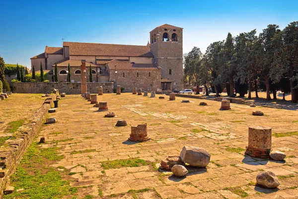 Triester kathedrale von san giusto martire blick — Stockfoto