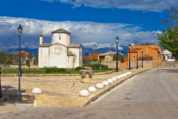 Small cathedral in Town of Nin — Stock Photo, Image