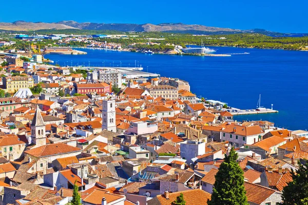 Sibenik cidade velha e vista aérea beira-mar — Fotografia de Stock