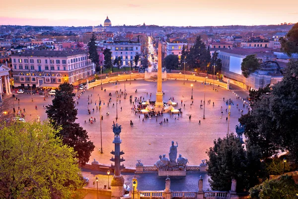 Plac Piazza del Popolo lub Peoples w wiecznym mieście Rzymu słońca — Zdjęcie stockowe