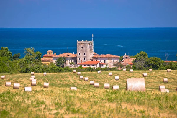 Convento abandonado de Dajla por la vista al mar — Foto de Stock