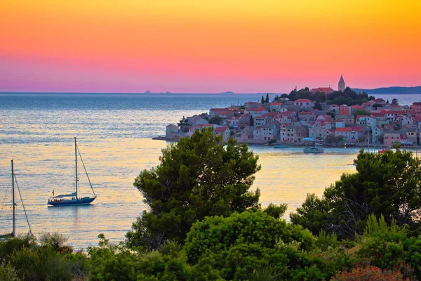 Adriatic tourist destination of Primosten archipelago sunset vie — Stock Photo, Image