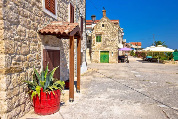 Mediterranean stone village on Krapanj island view — Stock Photo, Image