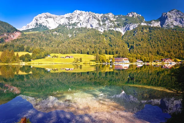 Hintersee-sjön i Berchtesgaden Alpine Landscape spegel utsikt — Stockfoto