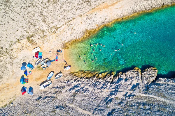 Zadar szigetvilág idilli öbölben strand kőből sivatagi táj Nea — Stock Fotó