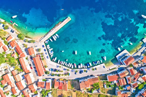 Idyllisches Küstendorf Racisce auf der Insel Korcula Luftaufnahme — Stockfoto