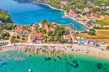 Korcula adasındaprizba plajıhavadan görünümü