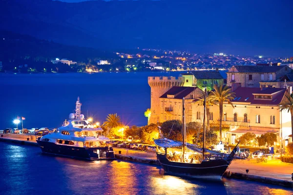 Ciudad de Korcula yachting puerto vista de la noche —  Fotos de Stock