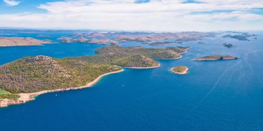 Telascica doğa parkı ve Dugi Otok ada aer yeşil Mir gölü