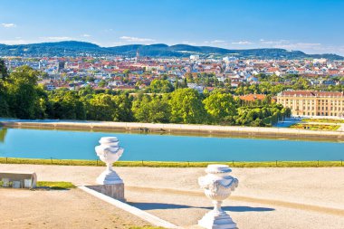 Gloriette 'ten Viyana şehir manzarası. Schlossberg kalesi manzarası, Avusturya' nın başkenti.