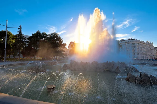 ウィーン オーストリアの首都ウィーンでのホシュトラールブルネンの噴水と街の景色 — ストック写真