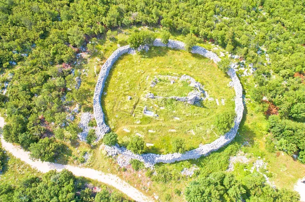 Cimitero Circolare Storico Punto Riferimento Nel Villaggio Ledenice Vista Aerea — Foto Stock