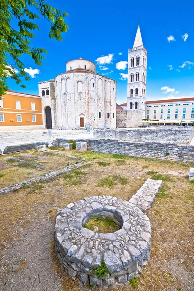 Hırvatistan Dalmaçya Bölgesindeki Donat Manzaralı Zadar Tarihi Meydanı Katedrali — Stok fotoğraf