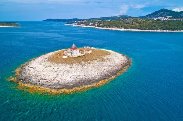 克罗地亚达尔马提亚地区Hvar群岛鸟瞰中的Pokonji Dol灯塔 — 图库照片